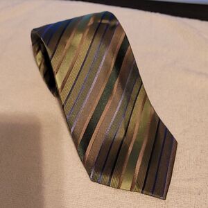 Kenneth Cole‎ Reaction all silk tie